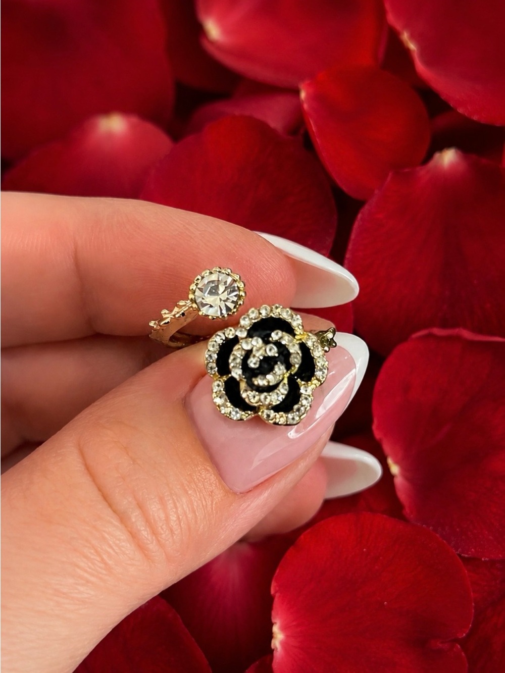 🥀 Crystal Wrap Around Gold-Tone Flower Stacking Ring 🥀